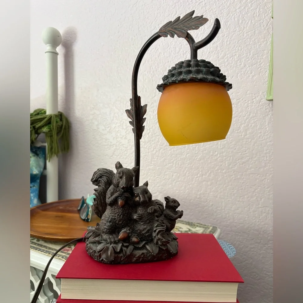 Rustic Squirrel Acorn Lamp with Yellow Glass Globe Shade Country Nature Acorns - Picture 1 of 12